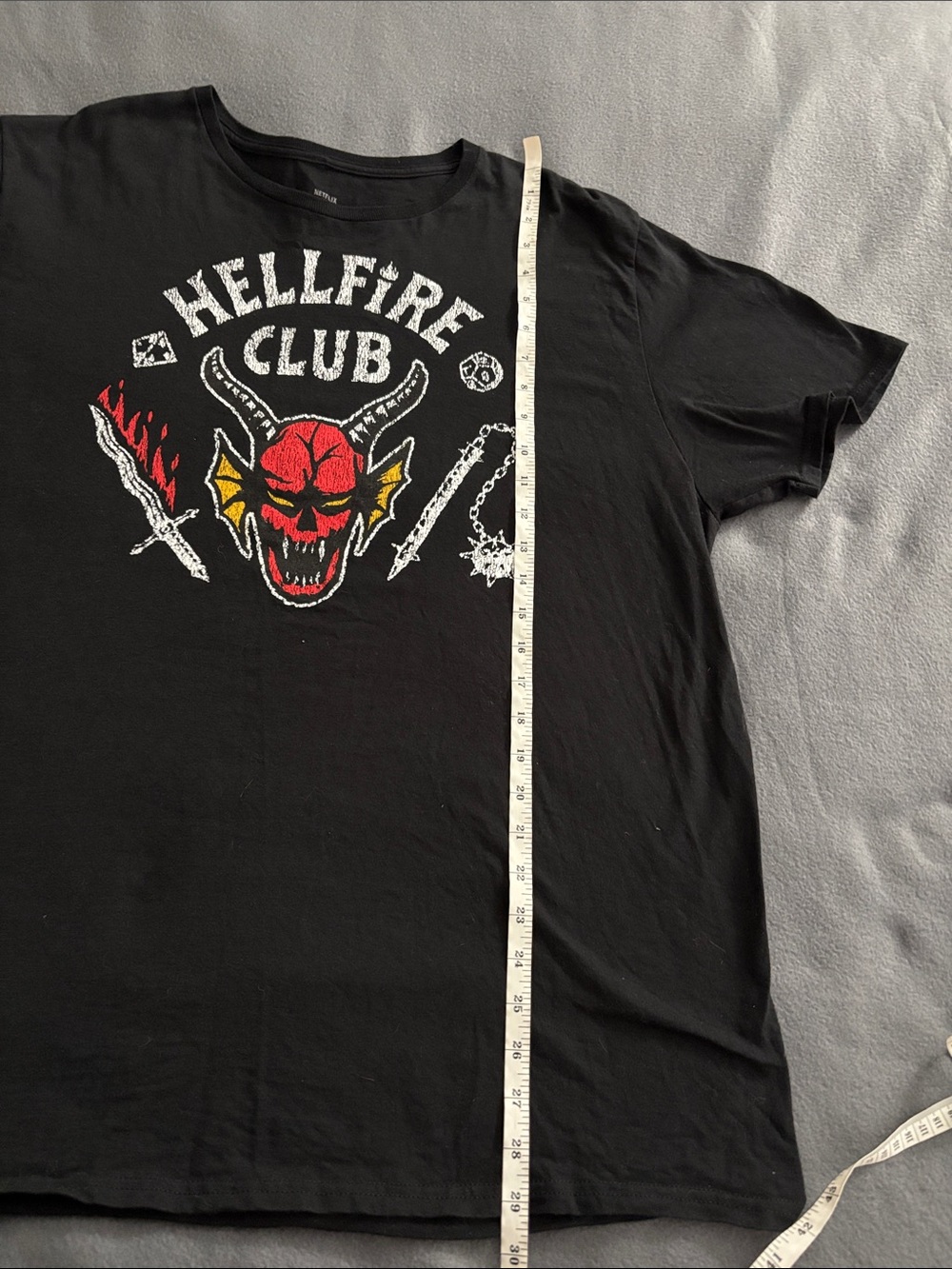 Stranger Things Hellfire Club Graphic Tee 2XL Black Netflix Eddie Munson - Picture 5 of 7